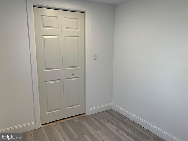 Foto del edificio - 1741 N Stillman St