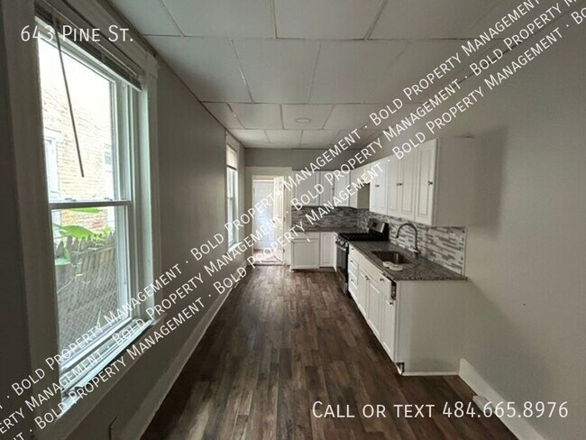Foto del edificio - 643 Pine St