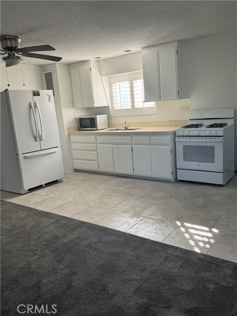 Foto del edificio - 10495 Bluff St