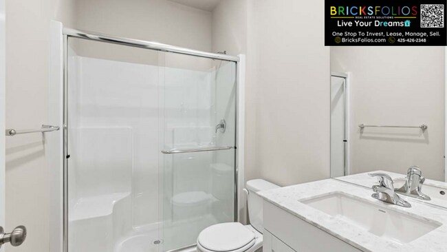 Building Photo - Live Close to Everything – Shopping, Schools & JBLM Just Minutes Away!