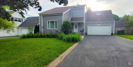 Building Photo - 304 Seafarer Dr