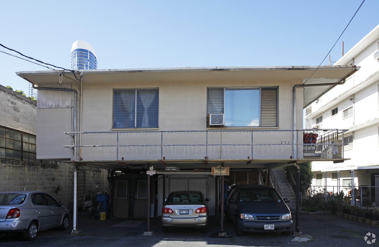 Building Photo - 732 Cedar St