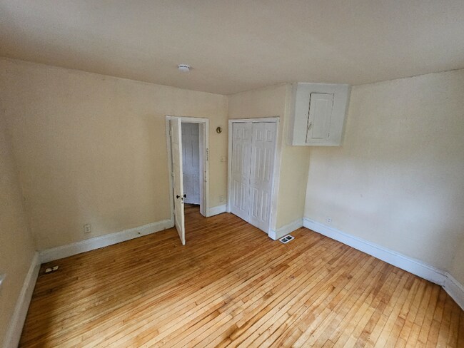 Building Photo - 53 Merrifield St