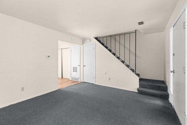 Building Photo - 1303 S Coffman St