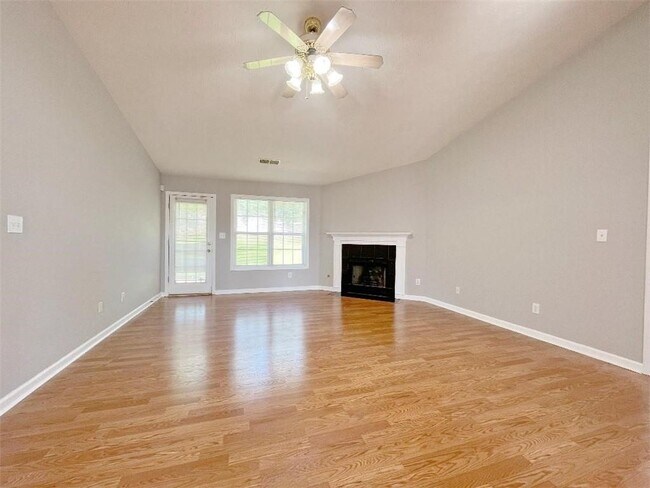 Building Photo - 408 Lee Miller Dr