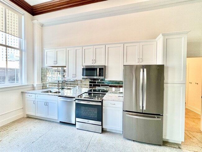 Building Photo - 2102 Mechanic St