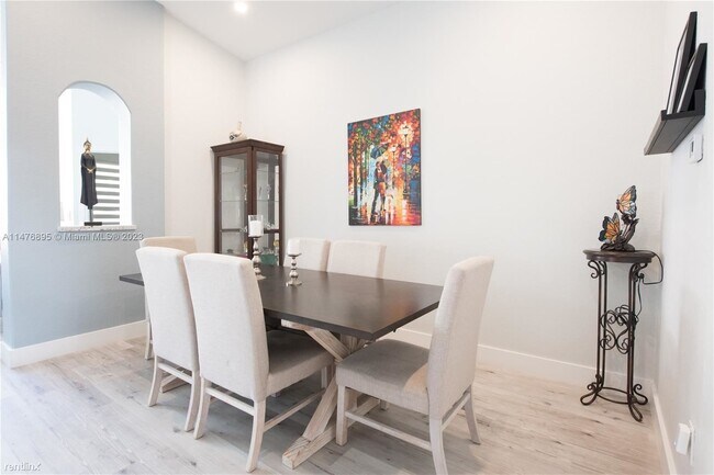 Building Photo - 3 br, 2 bath House - 15417 SW 21st Ter # 0