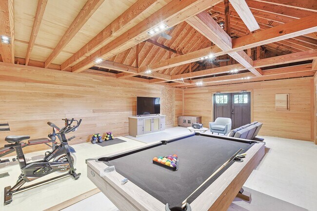 Foto del edificio - 15305 Plum Ln