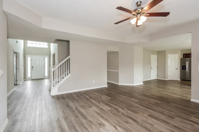 Building Photo - 265 Redding Ridge