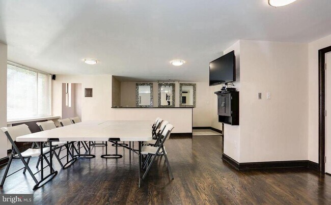 Foto del edificio - 1111 Arlington Blvd