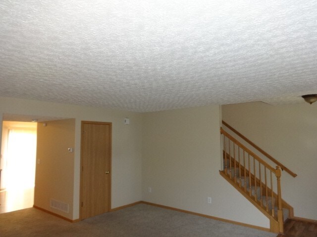 Foto del edificio - 256 Westedge Ct