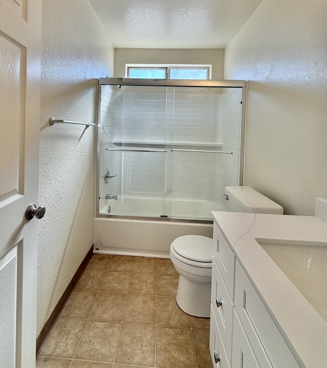 Foto del edificio - 200 Northwoods Ave