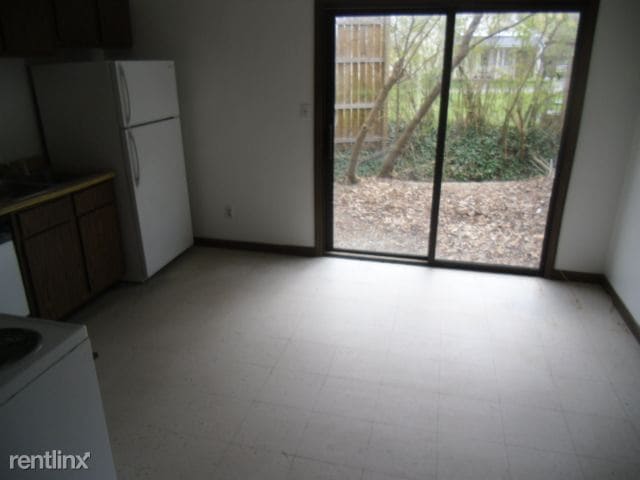 Building Photo - 228 Airport Rd
