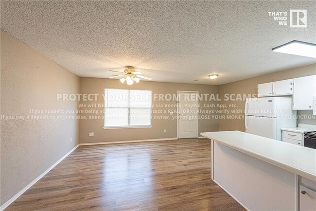 Foto del edificio - 688 W Martha Dr