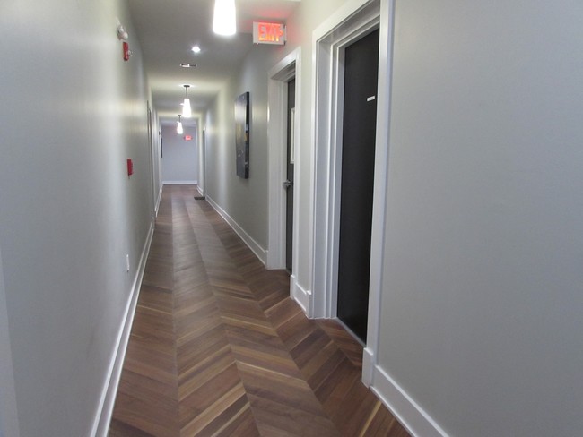 Foto del edificio - 1402 H St NE