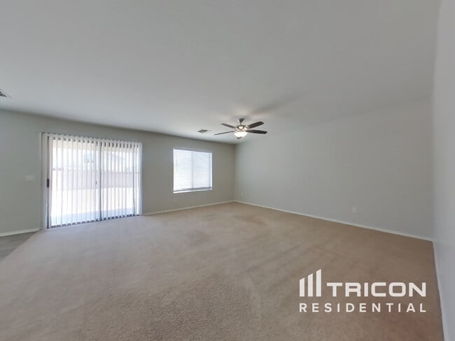 Building Photo - 12927 W Port Royale Ln