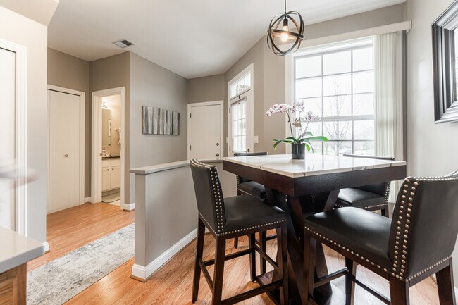 Building Photo - 253 W 20th St