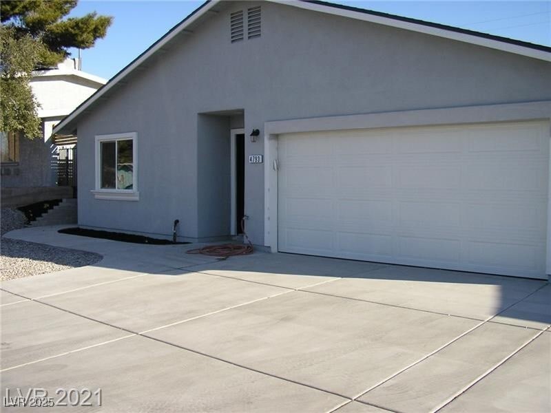 Primary Photo - 4793 E Harmon Ave