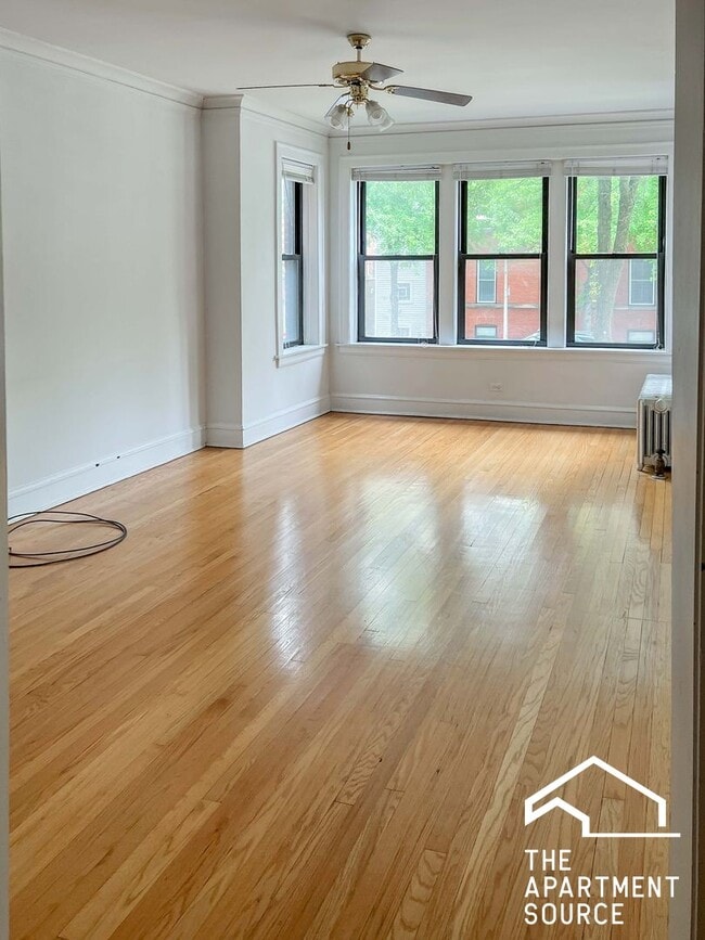 Photo - 1478 W Byron St Apartment