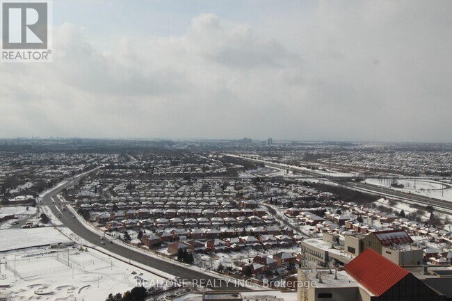 Photo du bâtiment - 395 Square One Dr