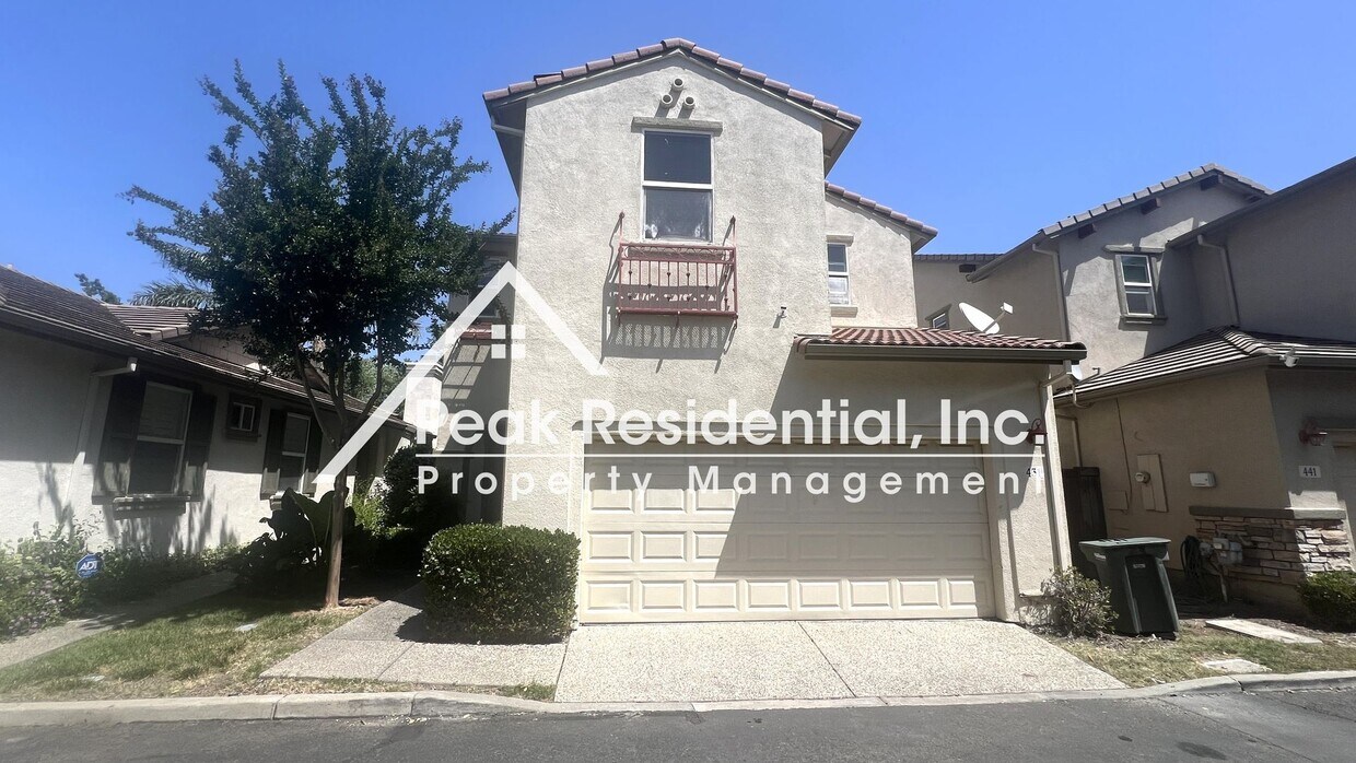 Building Photo - North Natomas 3bd/2.5ba House with 2 Car G...