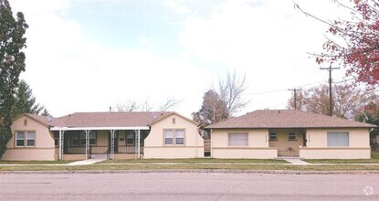 Building Photo - 1702 4th St S