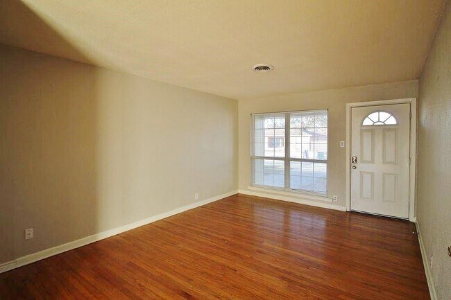 Foto del edificio - 1010 Noble Ave