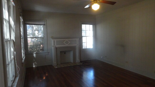 Building Photo - 115 Seville Blvd