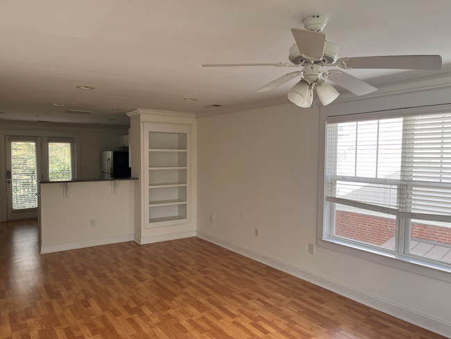 Living room - 1850 Candlewood Ct