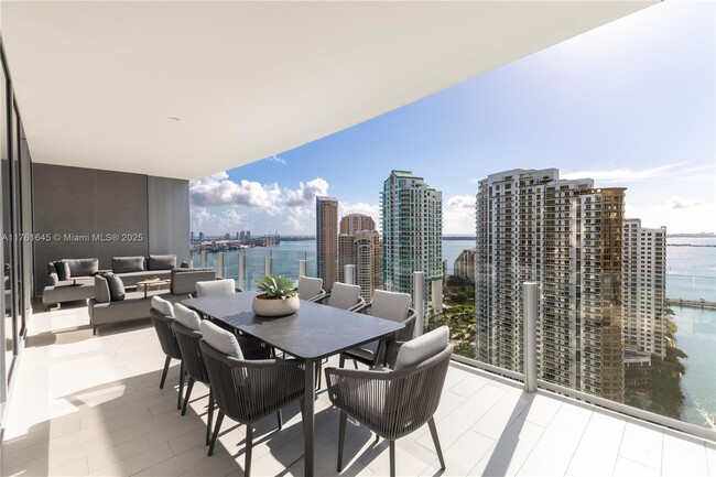 Foto del edificio - 300 Biscayne Blvd Way