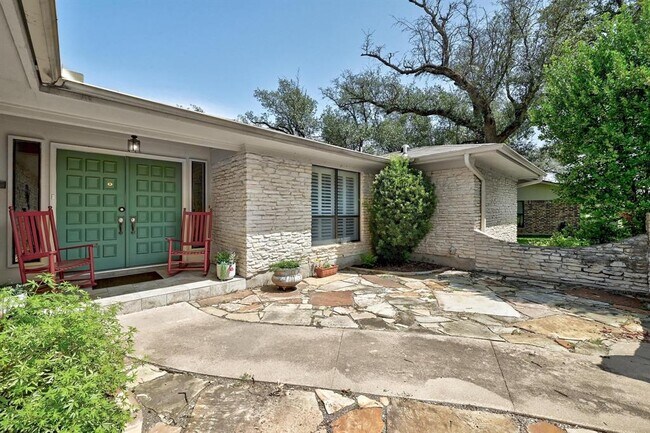 Foto del edificio - 110 Ridge Oak Dr
