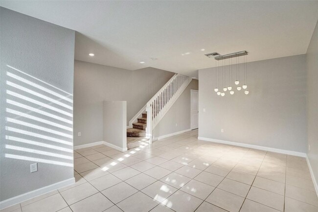 Building Photo - 389 NE 208th Terrace