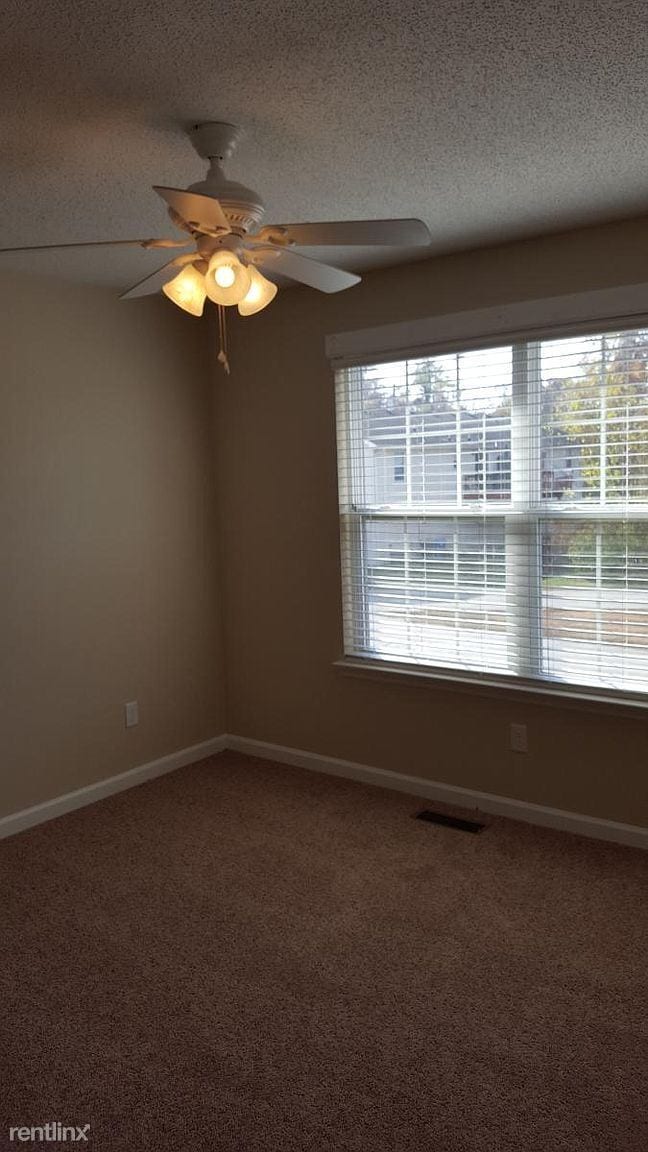 Building Photo - 3 br, 2 bath Townhome - 7840 Avalon Acres ...