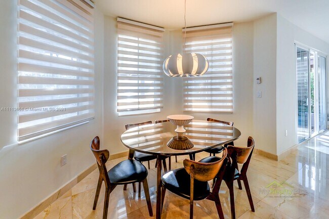Foto del edificio - 6960 NW 104th Ct
