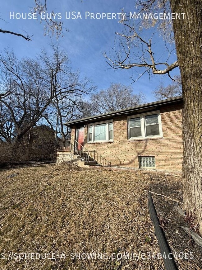 Building Photo - 4610 E Linwood Blvd