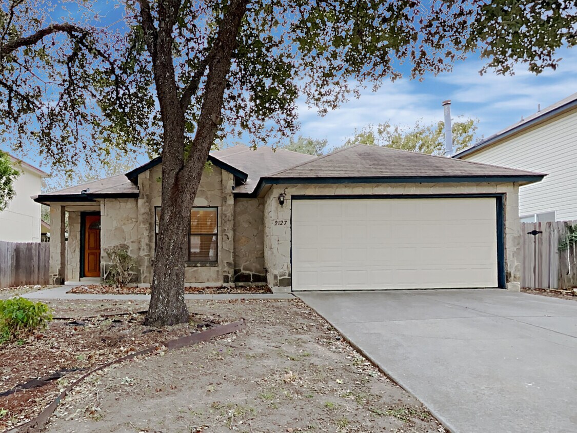 Foto principal - 2127 Fox Meadow Drive