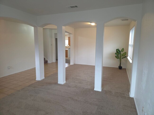 Foto del edificio - 4/2.5/2 For Lease Near ALLIANCE & I-35W! (BAC 25% of Base Rent)