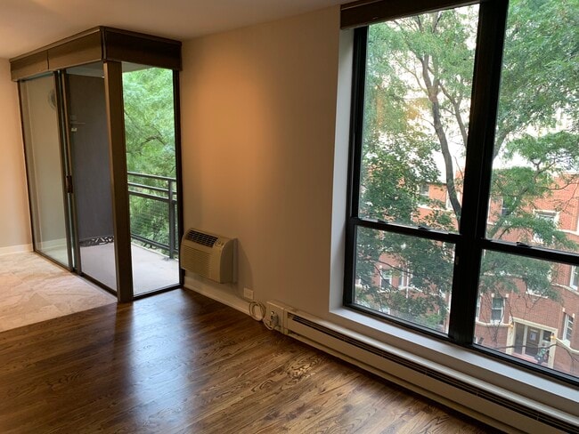 Building Photo - 2600 N Hampden Ct