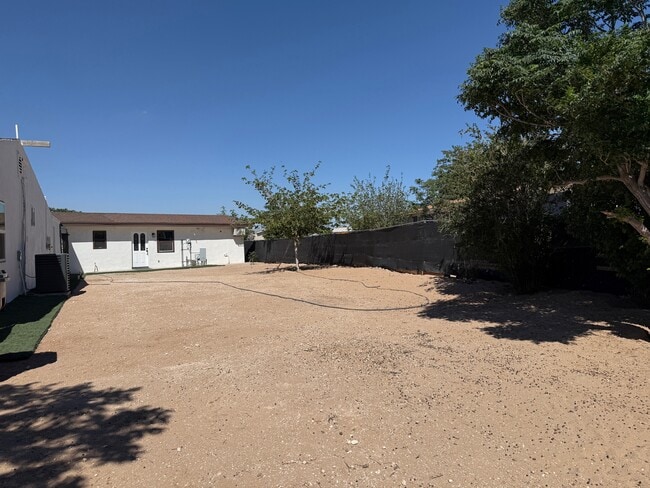 Building Photo - 14601 Rudi Kuefner Dr