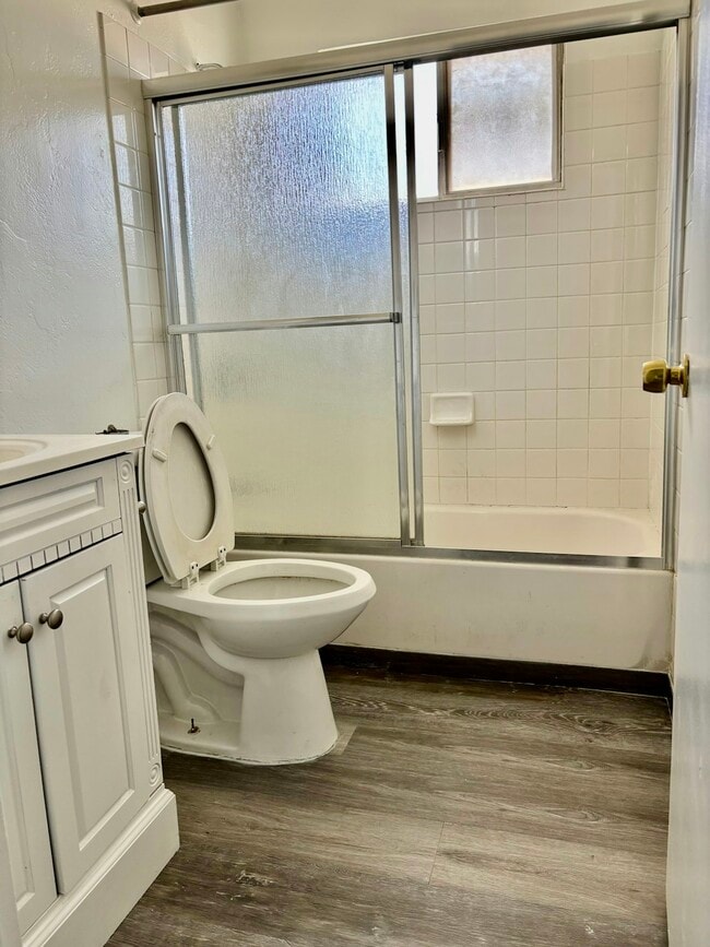 Foto del edificio - 1331 Pinetree Dr