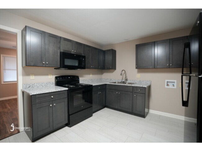 Foto del edificio - 2207 Needham St