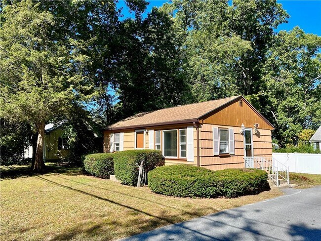 Building Photo - 451 Namquid Dr