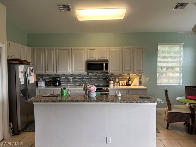 Building Photo - 9120 Spanish Moss Way
