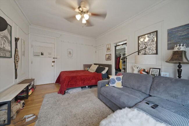 Building Photo - 3449 N Elaine Pl