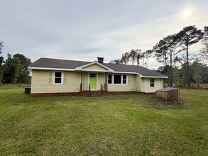 Building Photo - 1050 Piner Rd