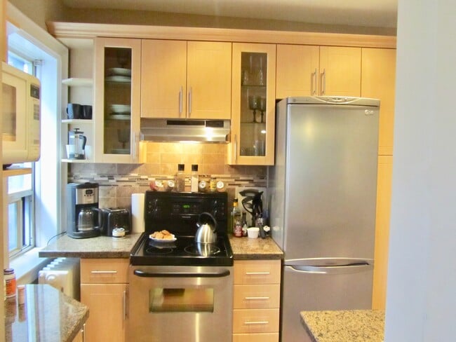 Photo du bâtiment - 922 Bathurst St