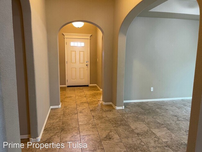 Building Photo - 4 br, 3 bath House - 9241 E 133rd Place S.