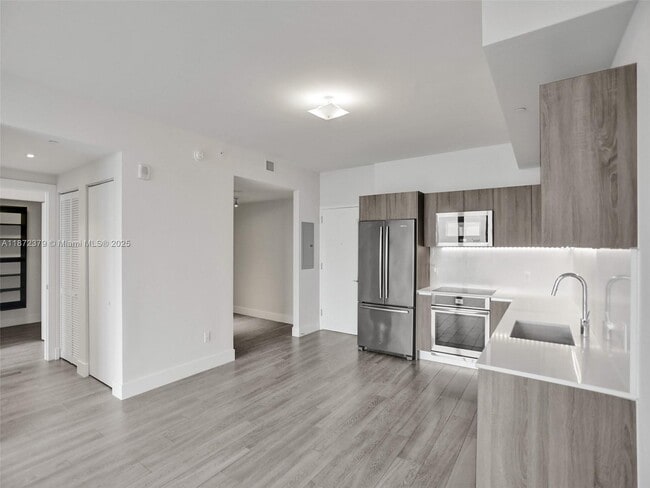 Foto del edificio - 2960 NE 207th St
