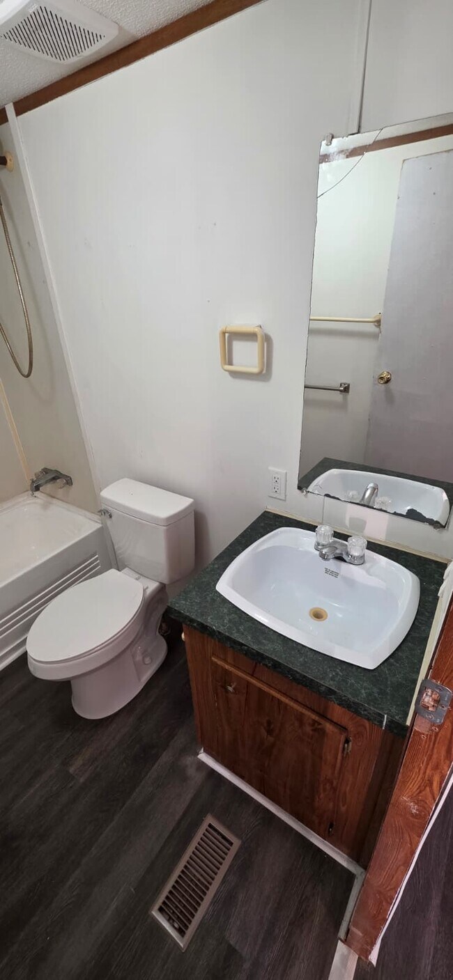 Building Photo - 8364 Cedar St