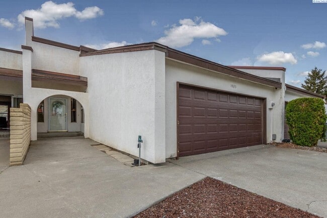 Building Photo - Meadow Springs Condo